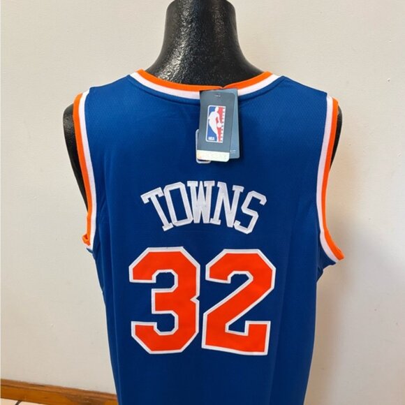 New York Knicks Karl Anthony Towns Jr. ( KAT - BIG BODEGA ) Jersey # 32 , Unisex - Picture 9 of 12